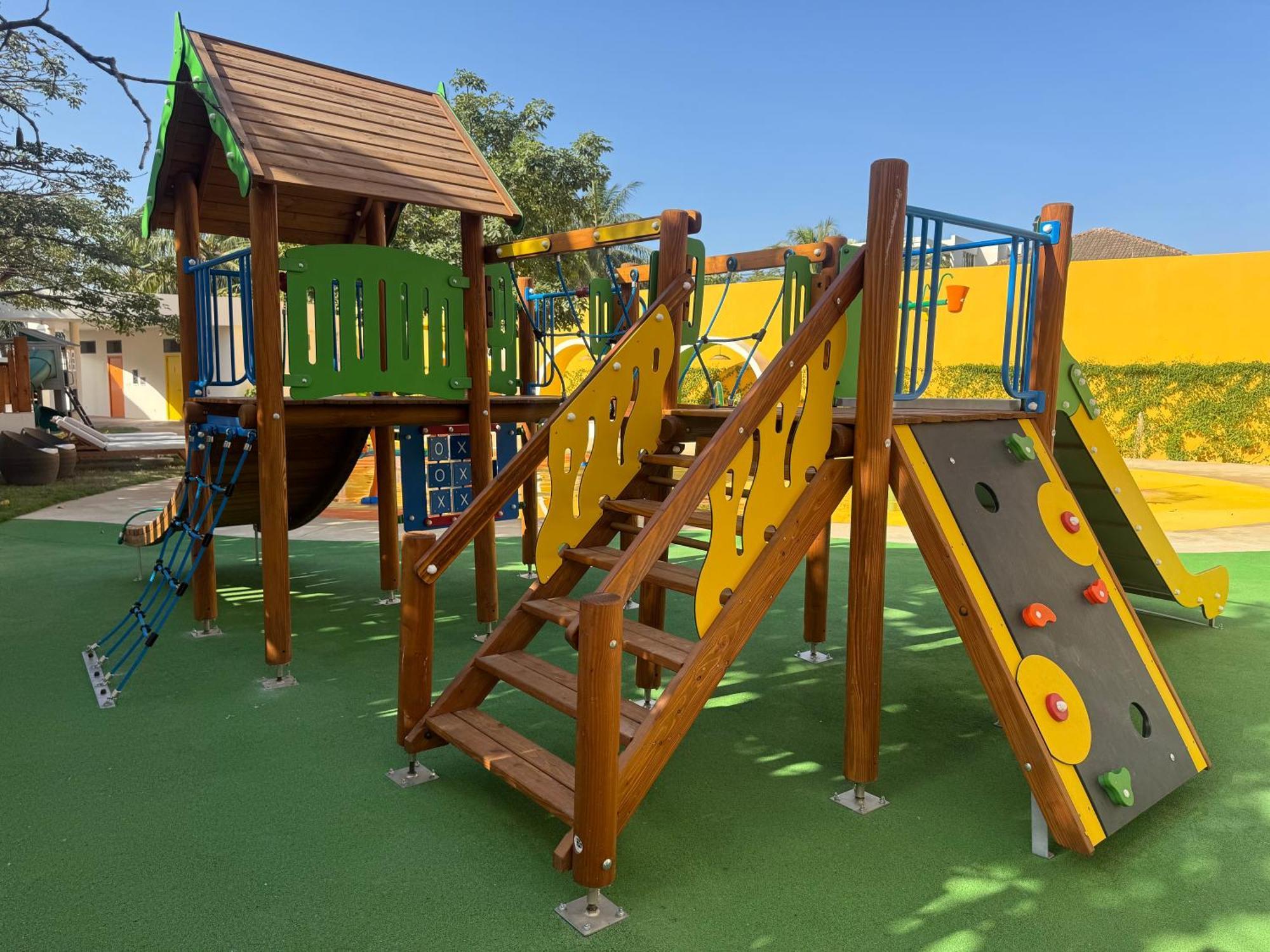 סומון Hotel Africa Queen מראה חיצוני תמונה