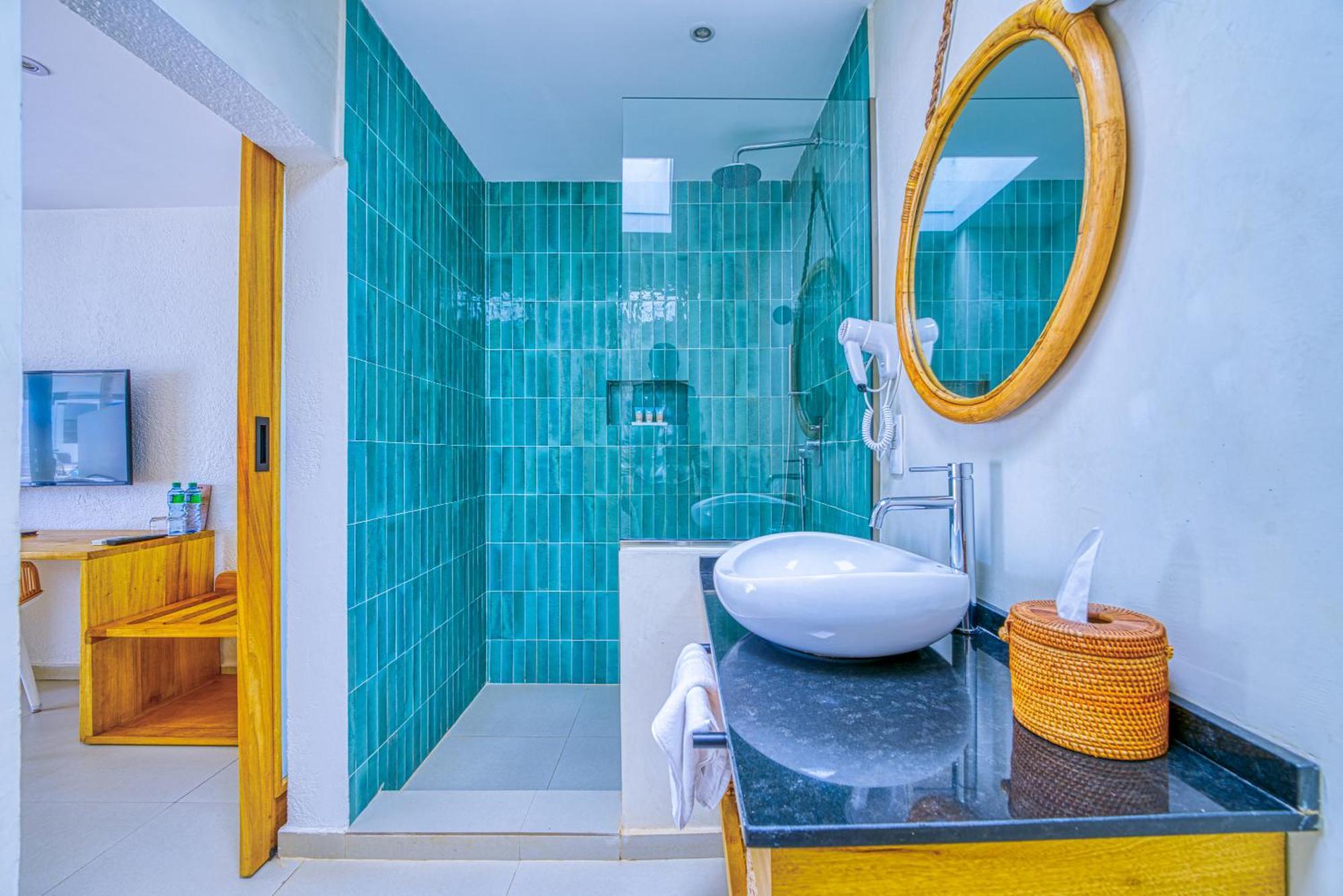 סומון Hotel Africa Queen מראה חיצוני תמונה