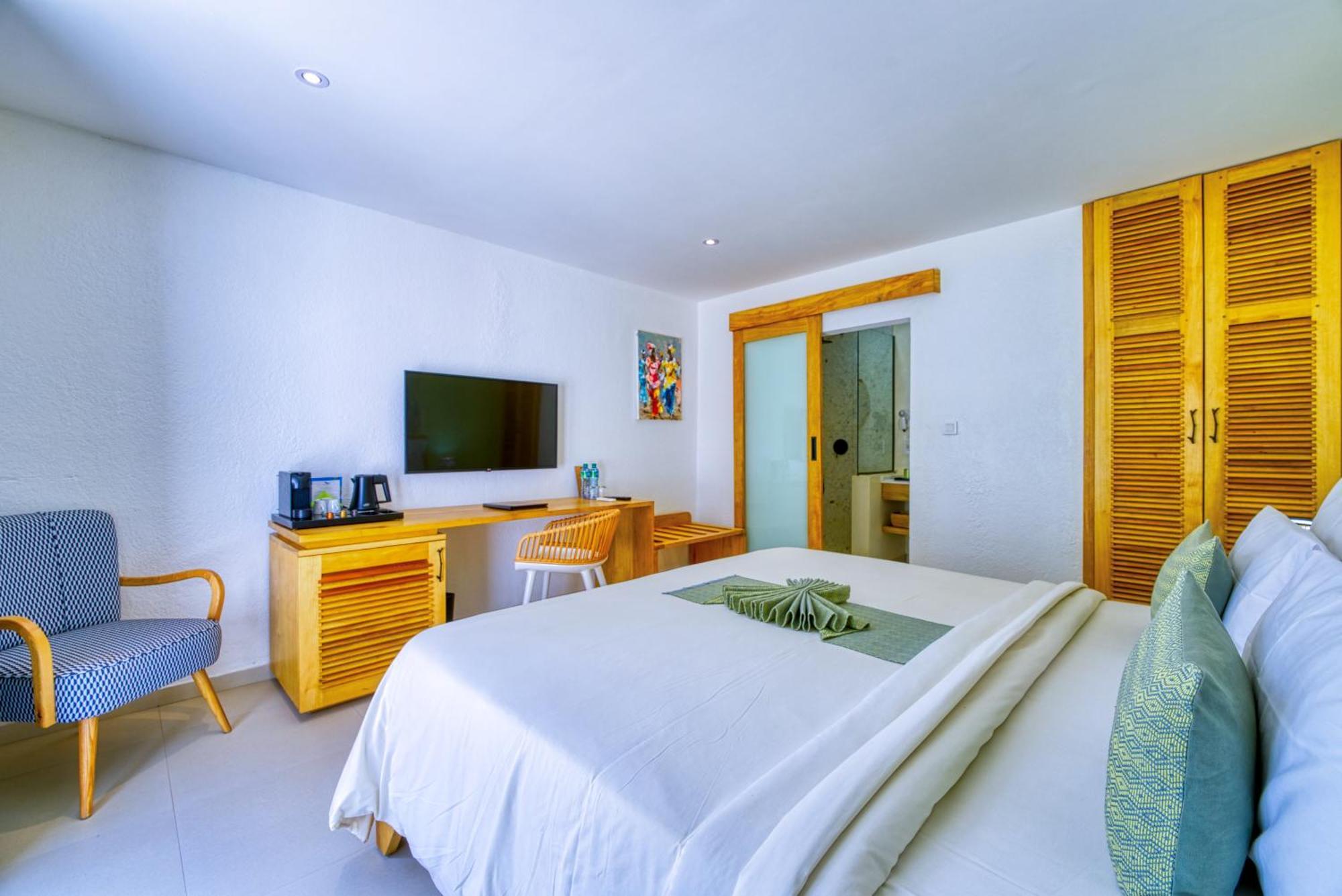 סומון Hotel Africa Queen מראה חיצוני תמונה